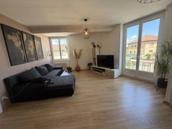 Appartement à louer, 81m², Neuville-les-Dames