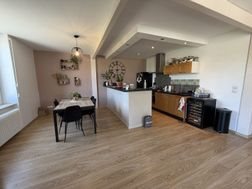 Appartement à louer, 81m², Neuville-les-Dames