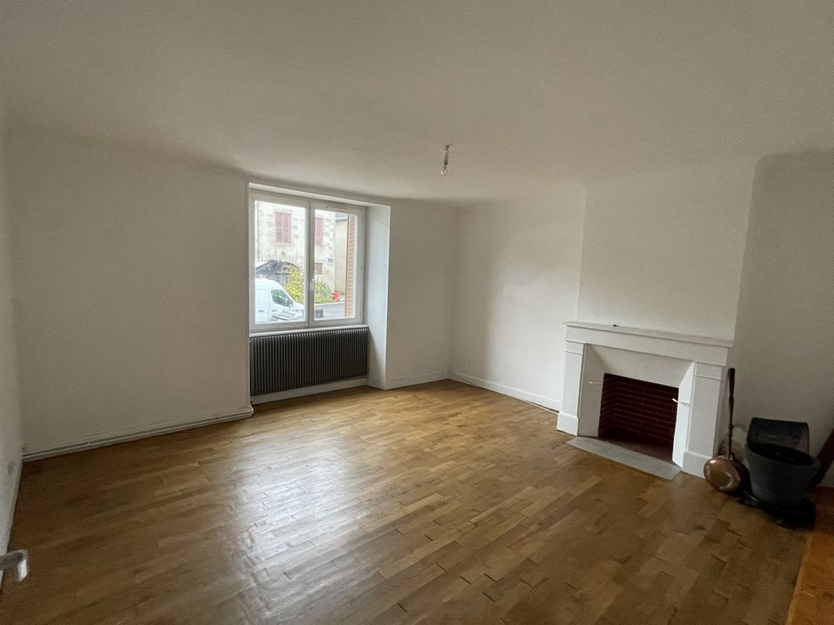 Appartement à louer, 69m², Saint-Léonard-de-Noblat