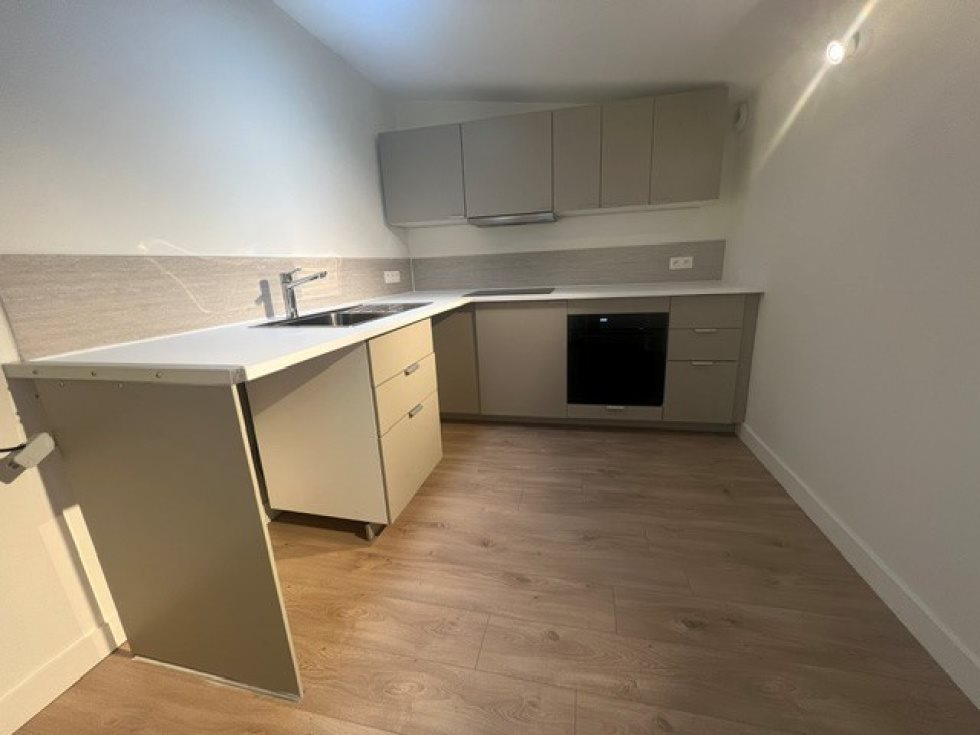 Appartement à louer, 58m², Vence