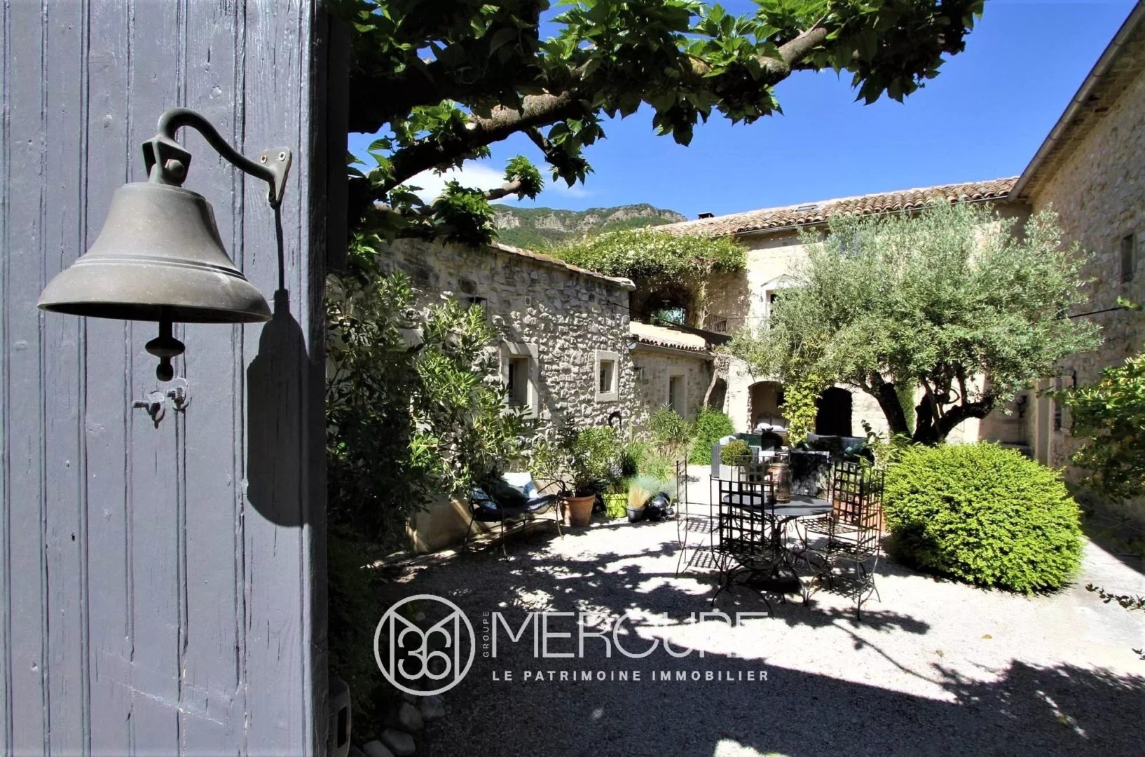 Maison à vendre, 400m², Roche-Saint-Secret-Béconne