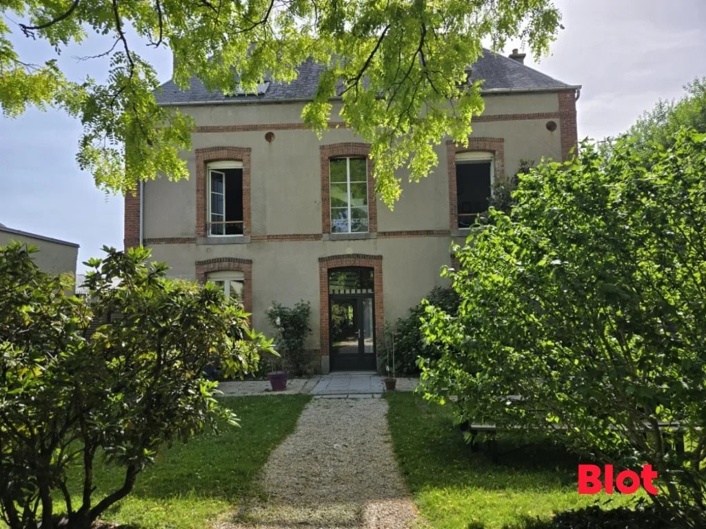 Maison à vendre, 237m², Fougères
