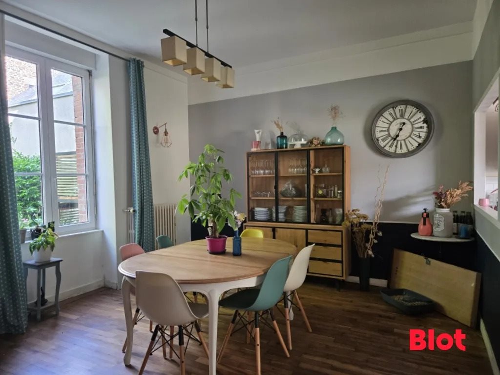 Maison à vendre, 237m², Fougères