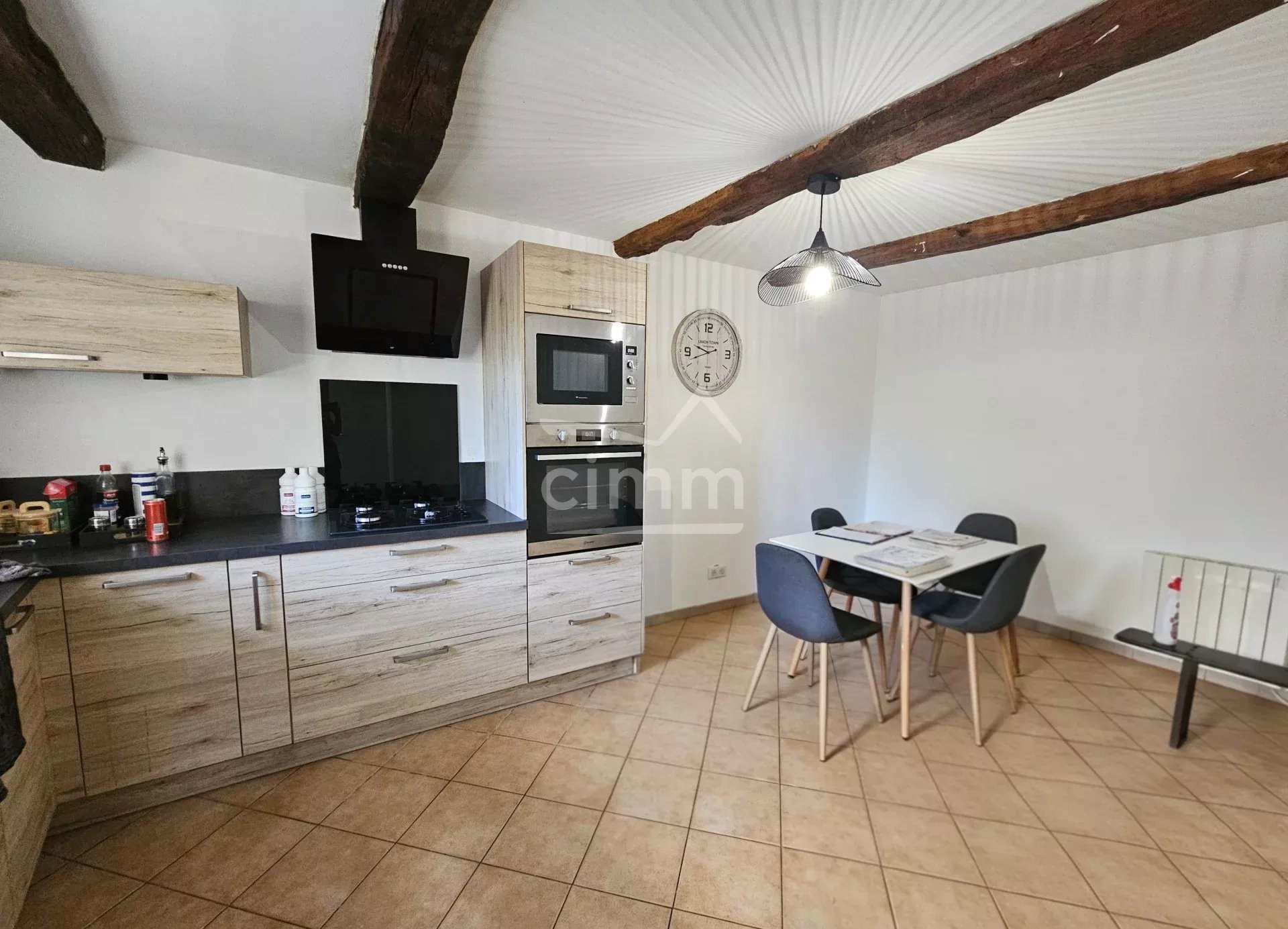 Maison à louer, 102m², Saint-Etienne-les-Orgues