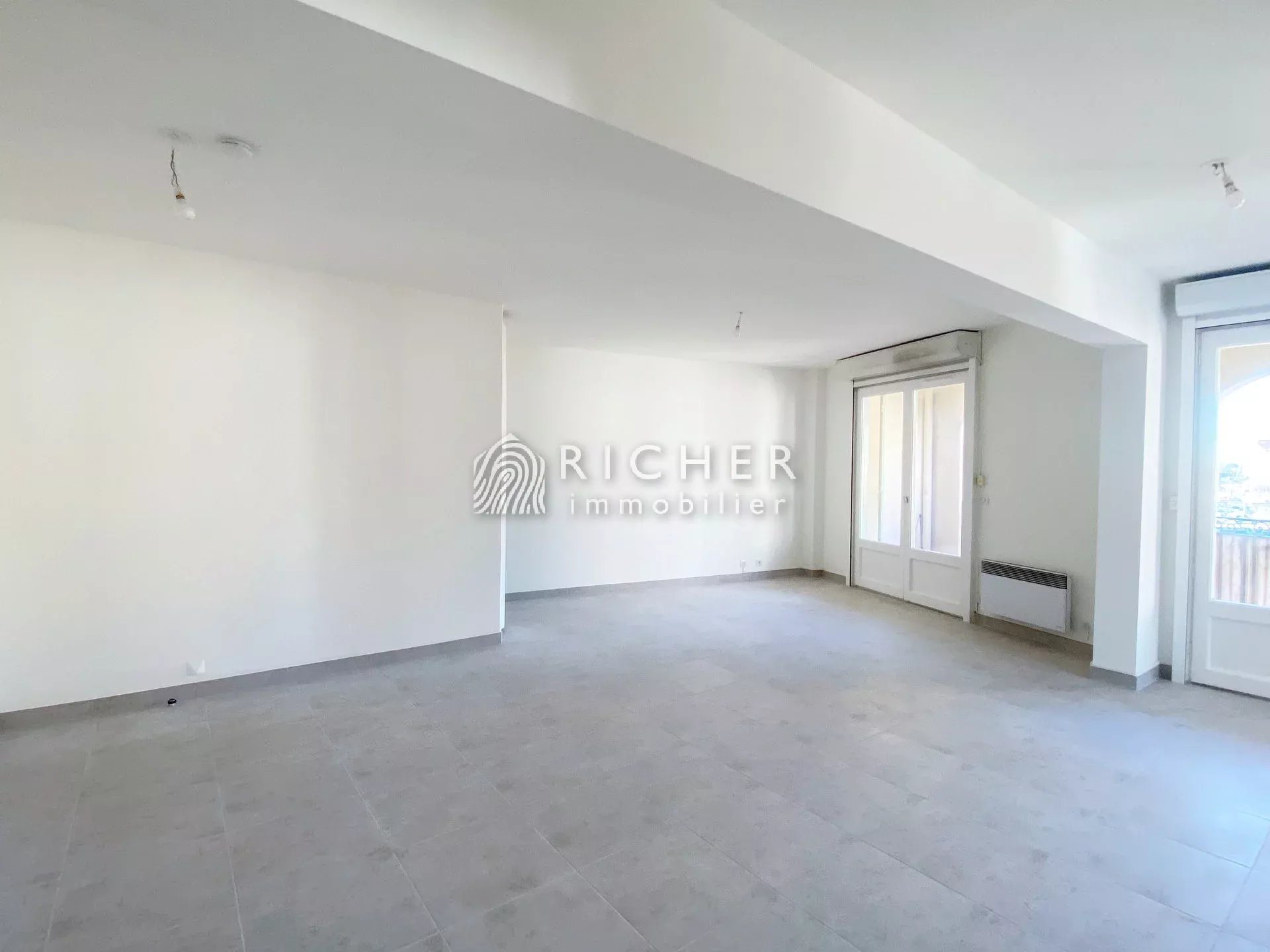 Appartement à louer, 64m², Nice