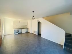 Appartement à louer, 54m², Velleron