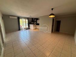 Maison à louer, 77m², Monteux