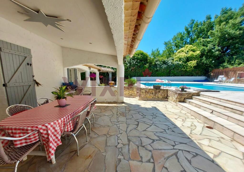 Maison à vendre, 160m², Tourrettes