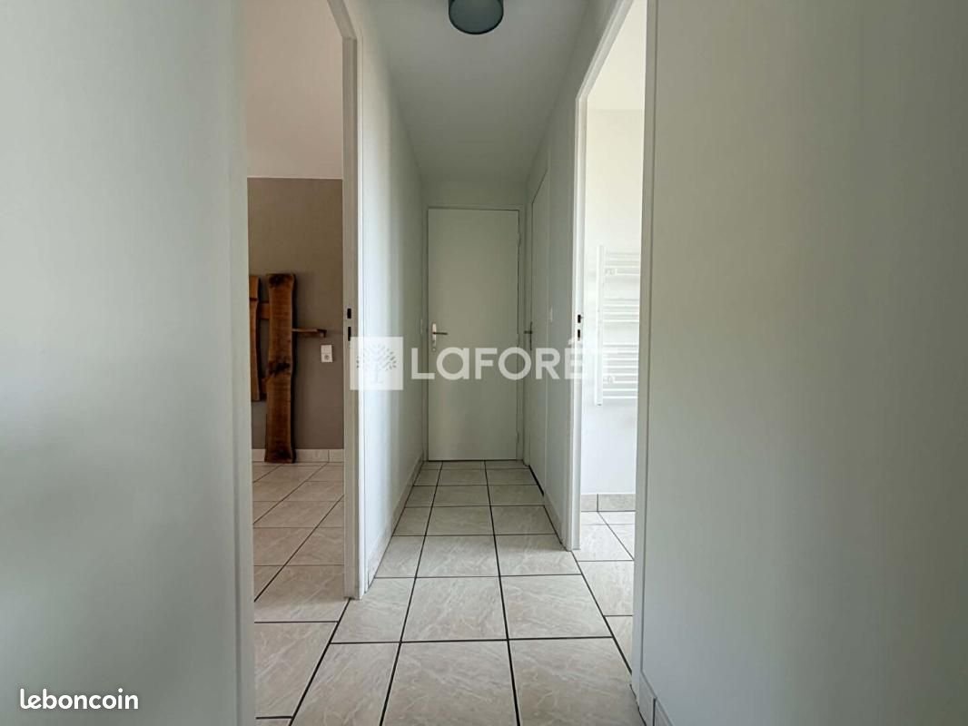 Appartement à louer, 77m², Juniville