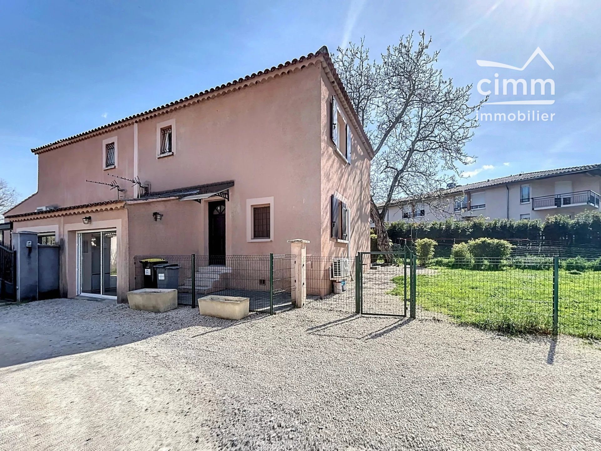 Maison à louer, 96m², Mazan