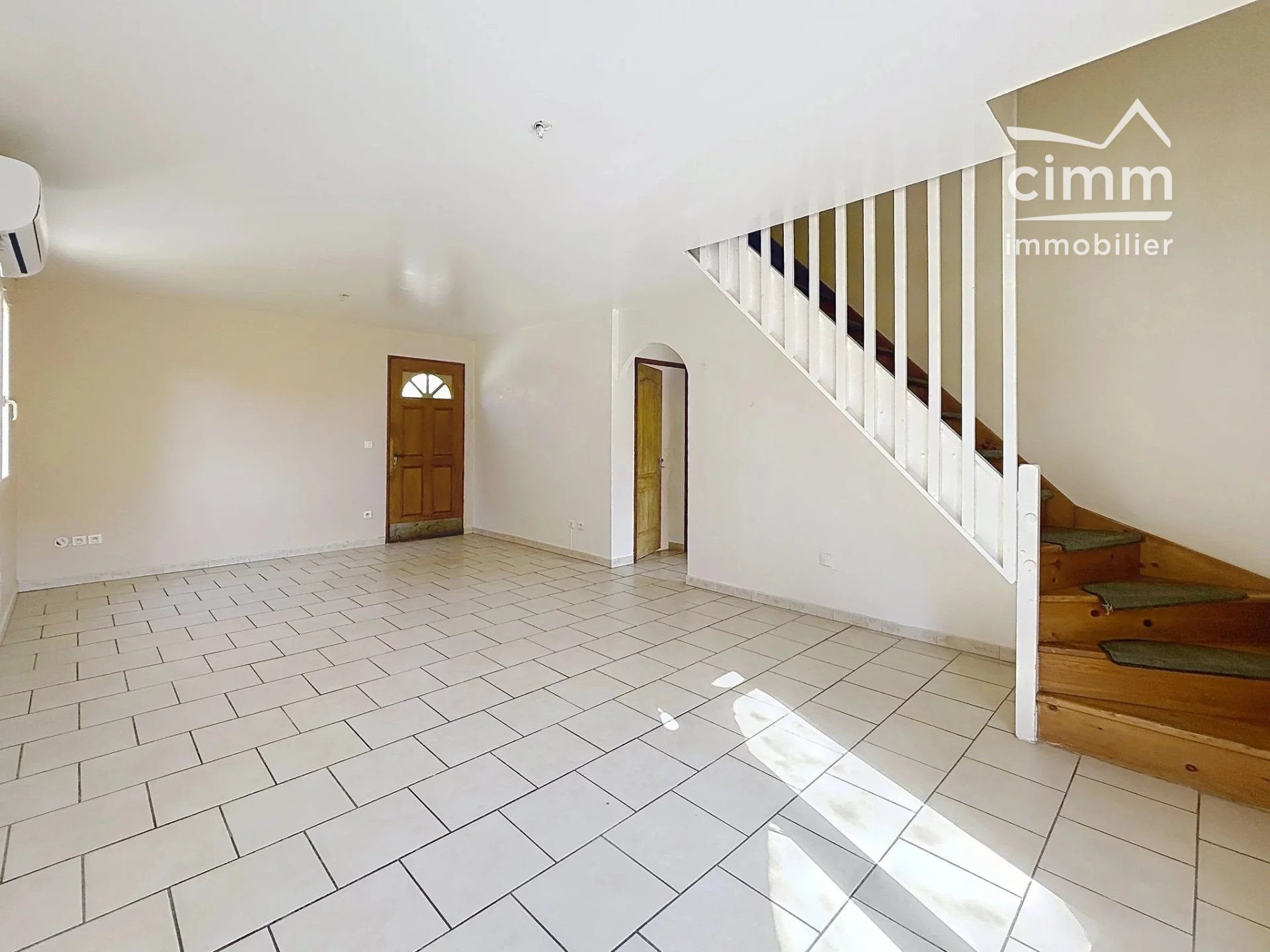 Maison à louer, 96m², Mazan