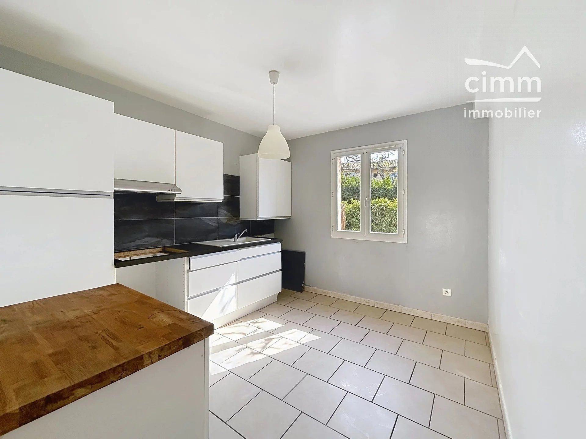 Maison à louer, 96m², Mazan