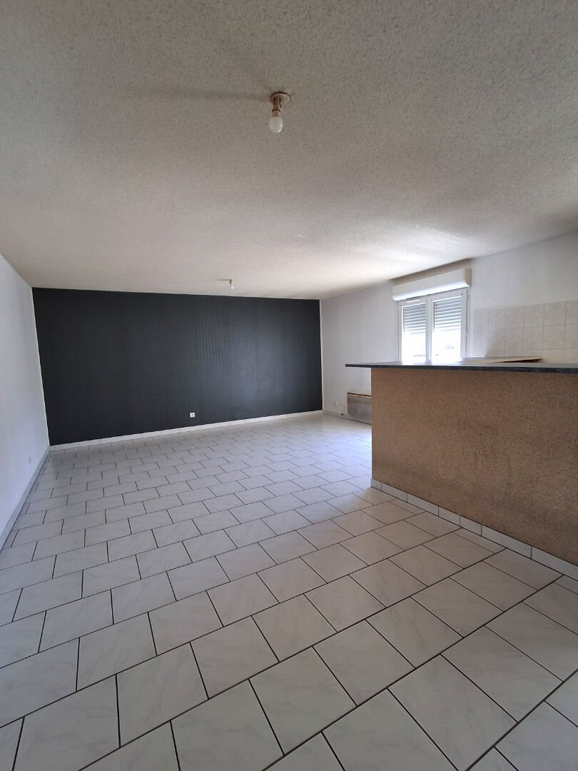 Appartement à louer, 72m², Leyr