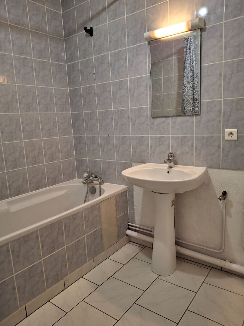 Appartement à louer, 72m², Leyr