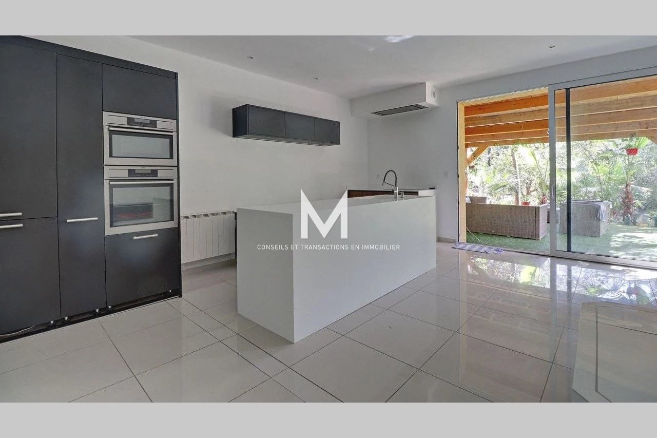Maison à vendre, 3m², Fréjus