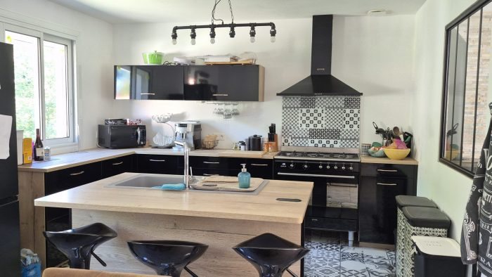 Maison à vendre, 168m², Saint-Georges-des-Coteaux