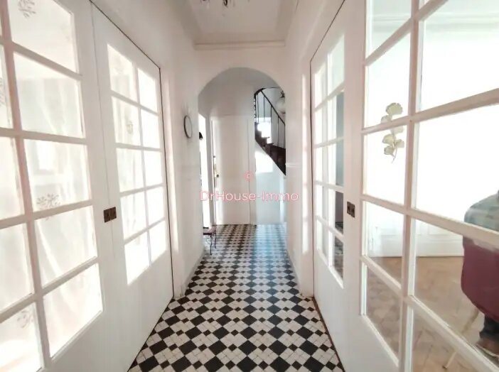 Maison à vendre, 1730m², Saint-Pierre-lès-Nemours