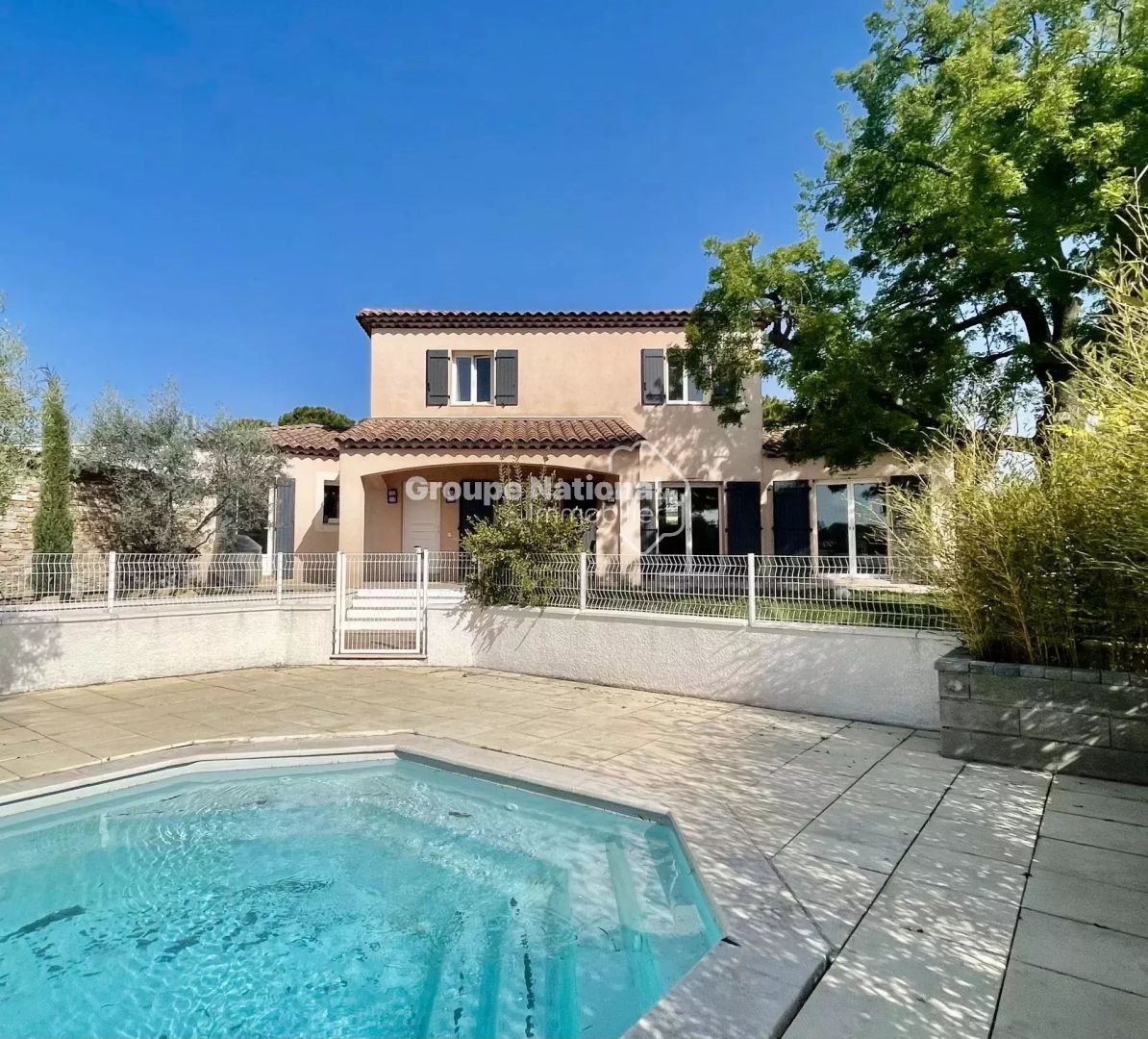 Maison à vendre, 160m², Eyguières