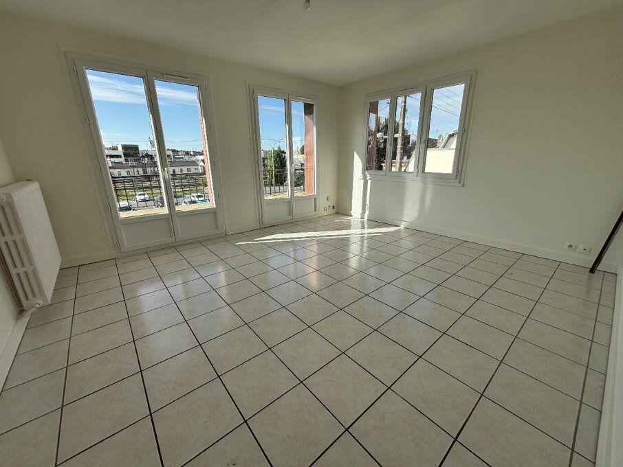 Appartement à louer, 61m², Persan