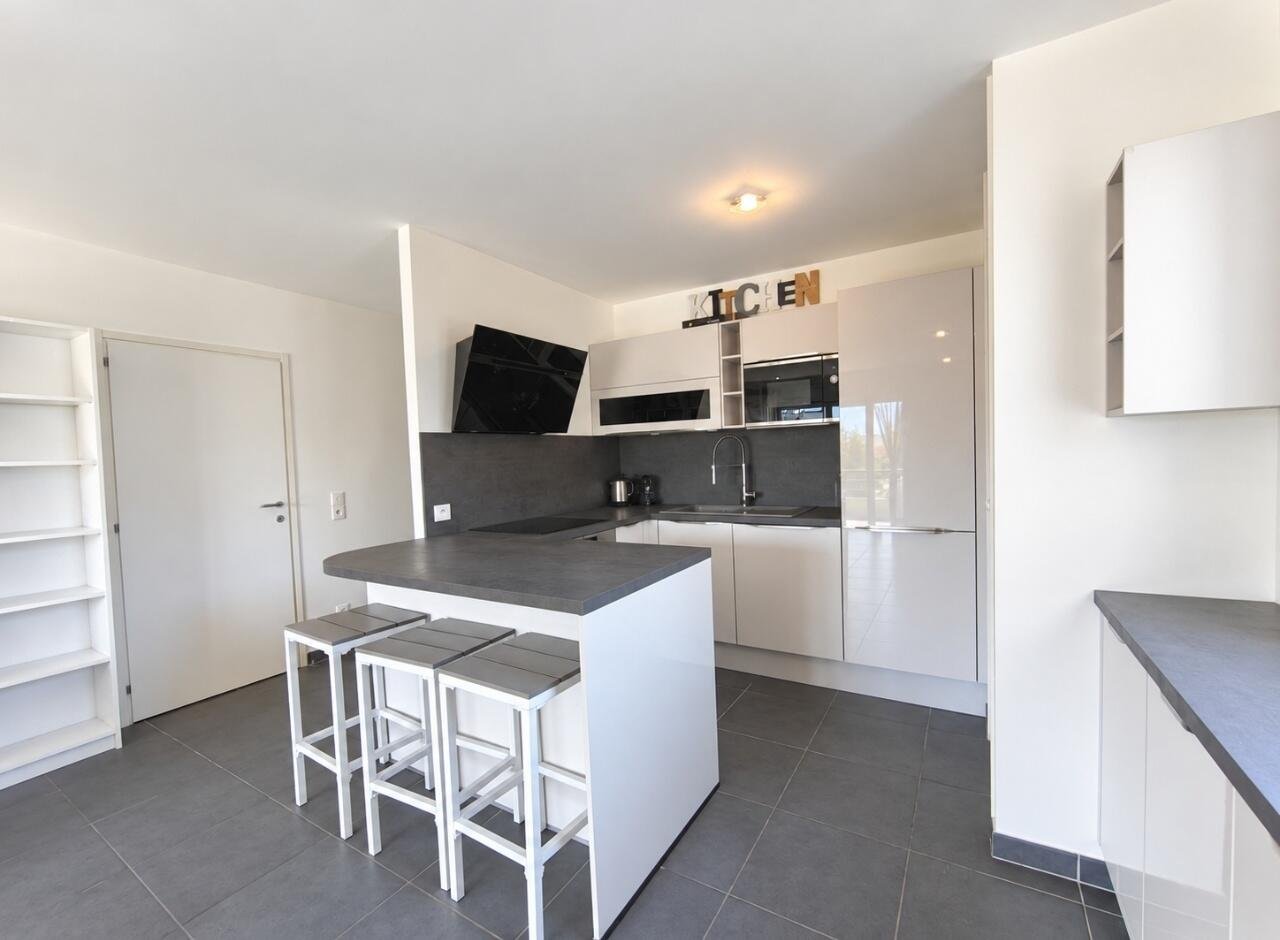 Appartement à vendre, 73m², Saint-Genis-Pouilly