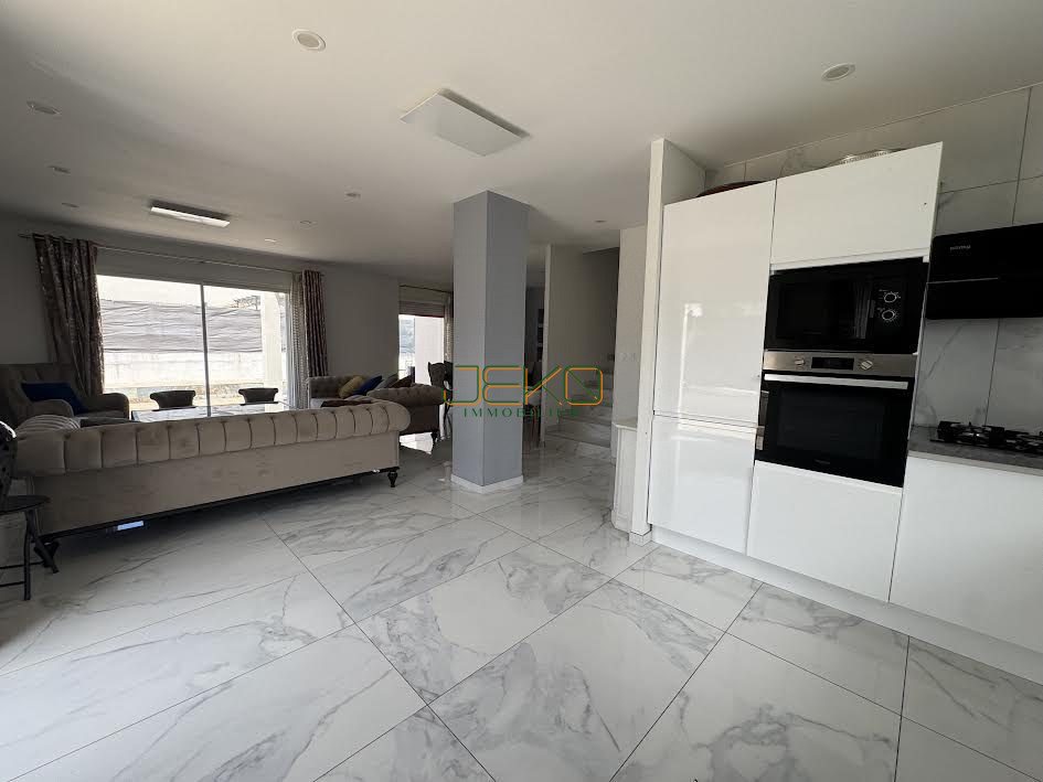 Maison à vendre, 135m², La Calmette