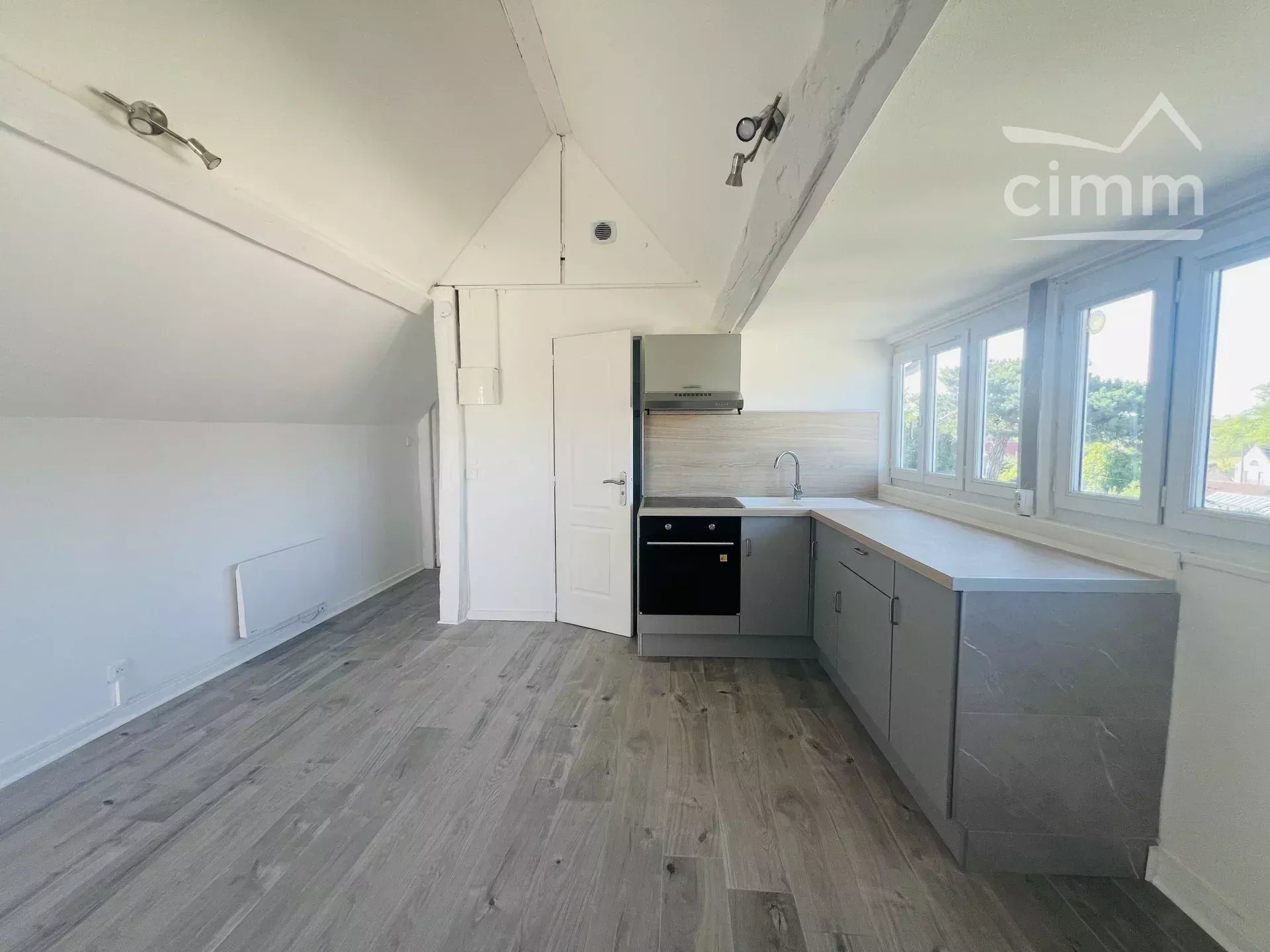 Appartement à louer, 27m², Saint-Maximin