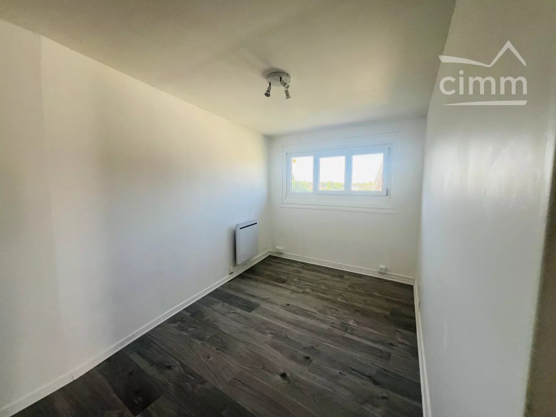Appartement à louer, 27m², Saint-Maximin