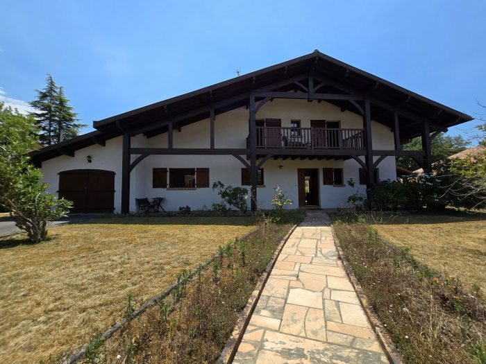Maison à vendre, 238m², Léon