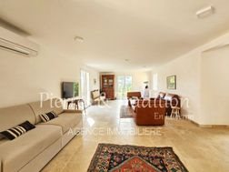 Maison à louer, 261m², Apt