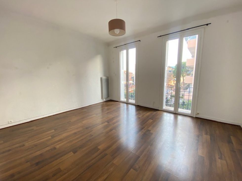 Appartement à louer, 47m², Vence