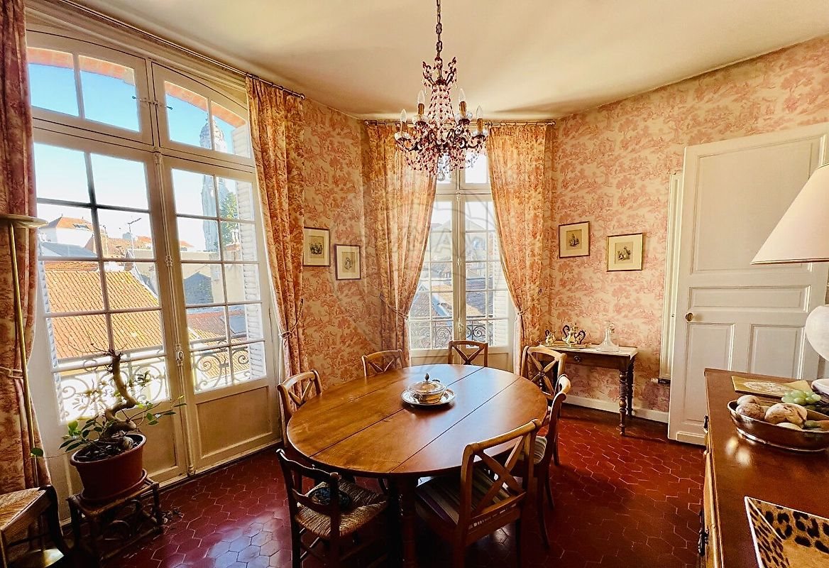 Appartement à vendre, 297m², Vichy