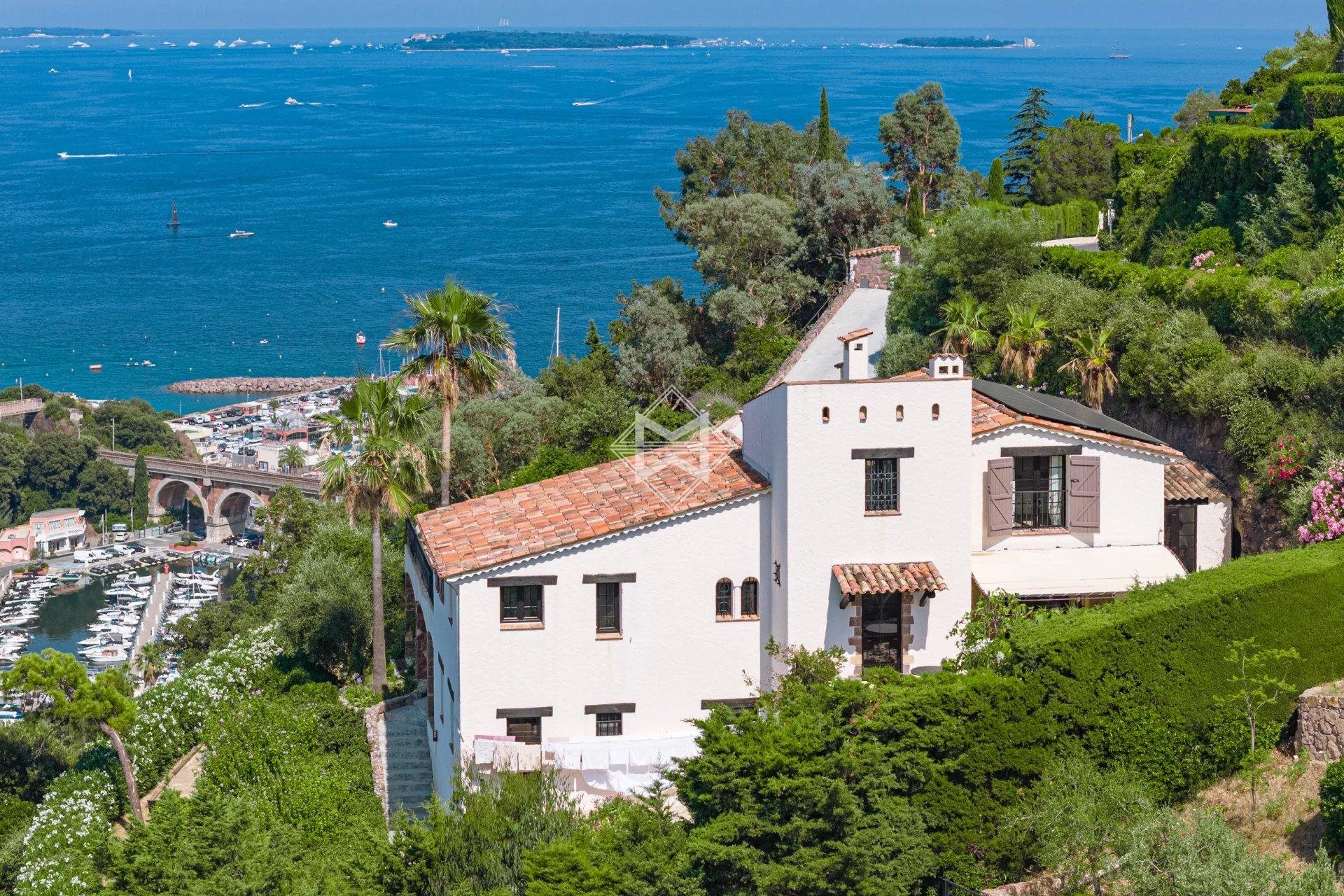 Maison à louer, 290m², Théoule-sur-Mer