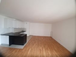 Appartement à louer, 75m², Suresnes
