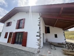 Maison à louer, 239m², Saint-Pée-sur-Nivelle