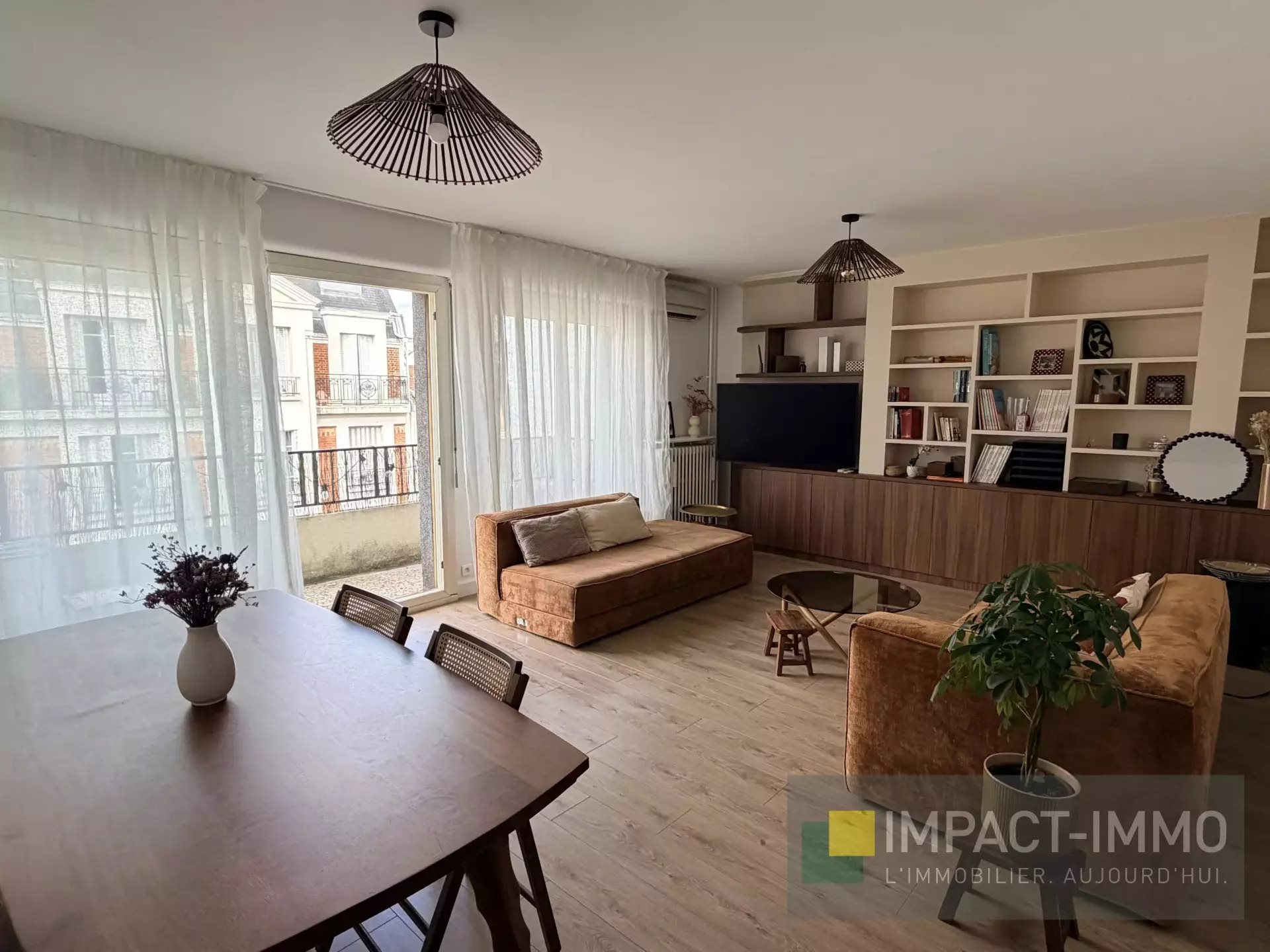 Appartement à louer, 79m², Courbevoie
