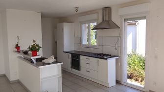 Maison à louer, 100m², Larnod