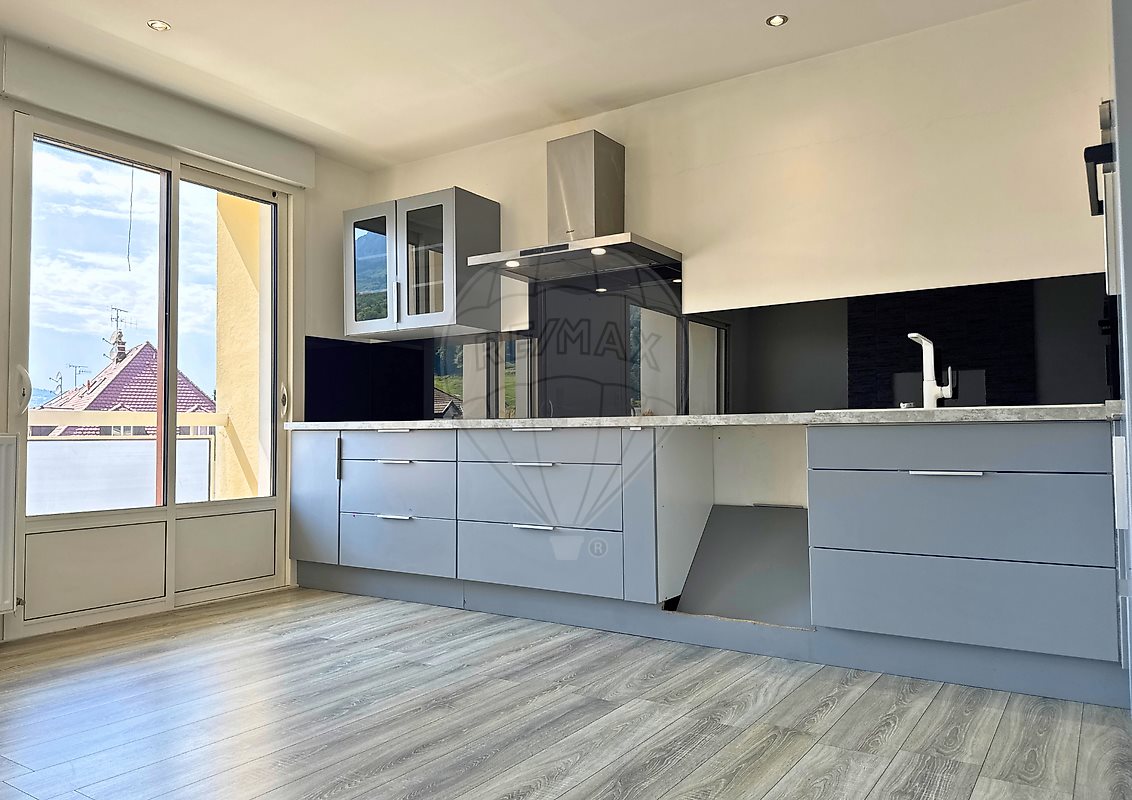 Appartement à vendre, 77m², Saint-Pierre-en-Faucigny