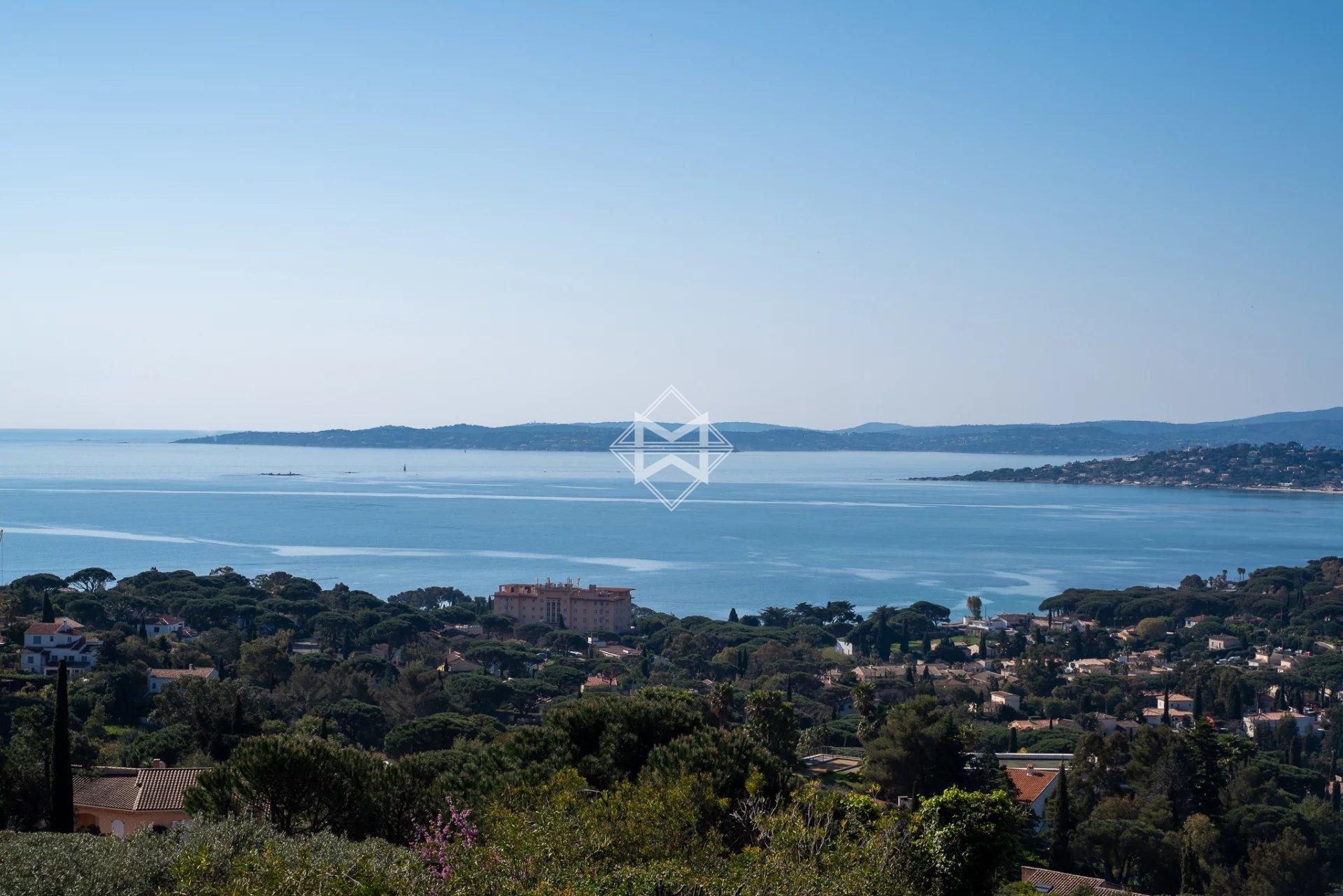 Maison à louer, 390m², Roquebrune-sur-Argens