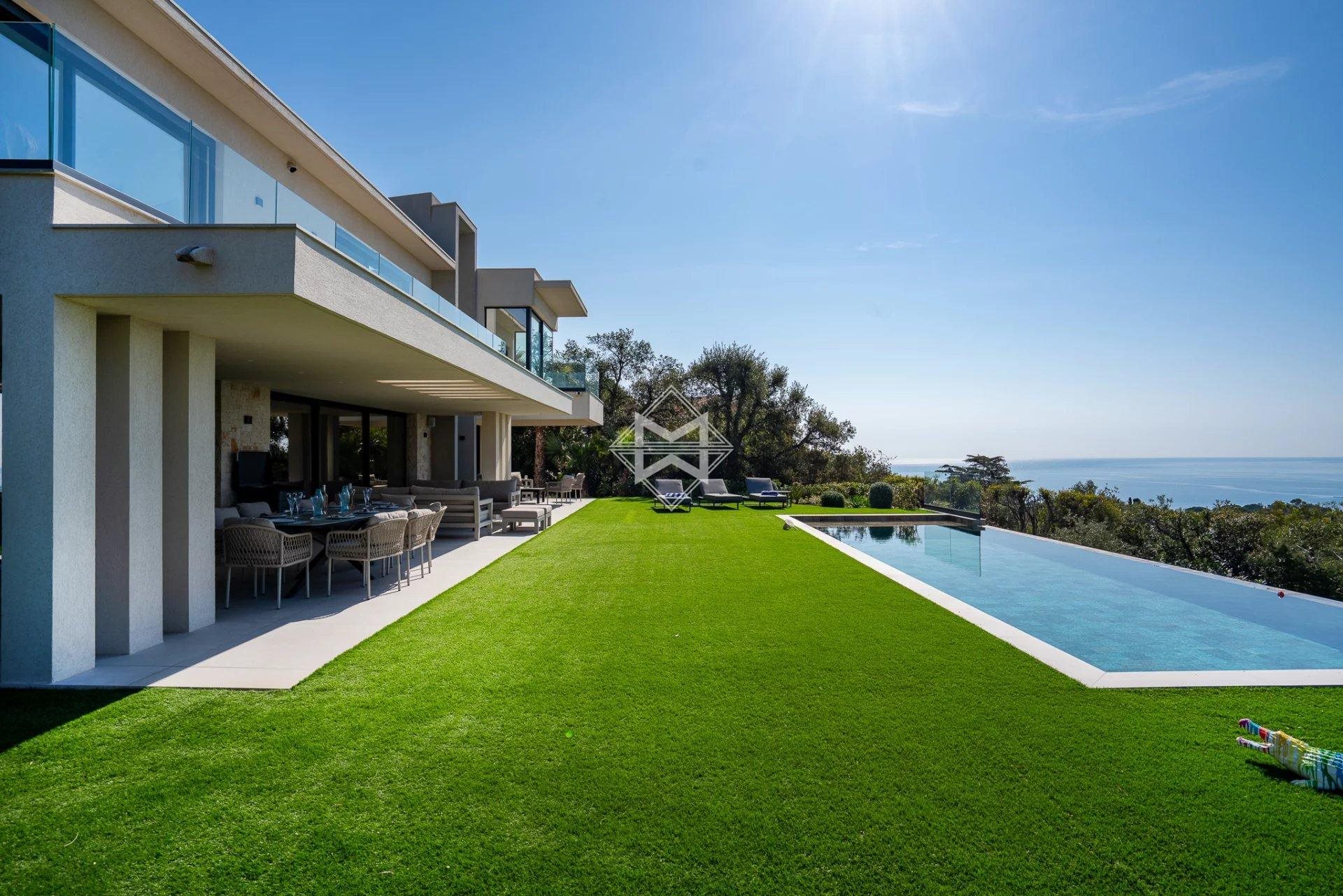 Maison à louer, 390m², Roquebrune-sur-Argens