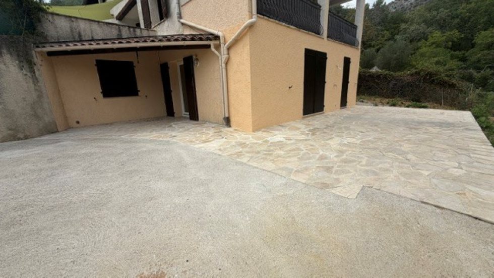 Appartement à louer, 69m², Vence