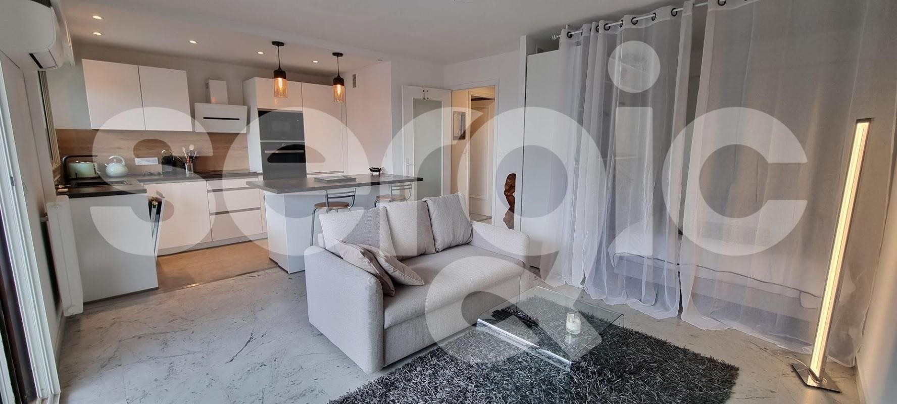 Appartement à louer, 33m², Mandelieu-la-Napoule