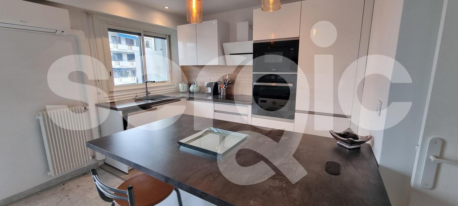 Appartement à louer, 33m², Mandelieu-la-Napoule