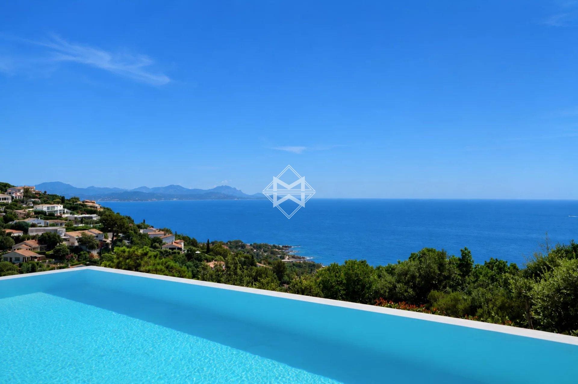 Maison à louer, 250m², Roquebrune-sur-Argens