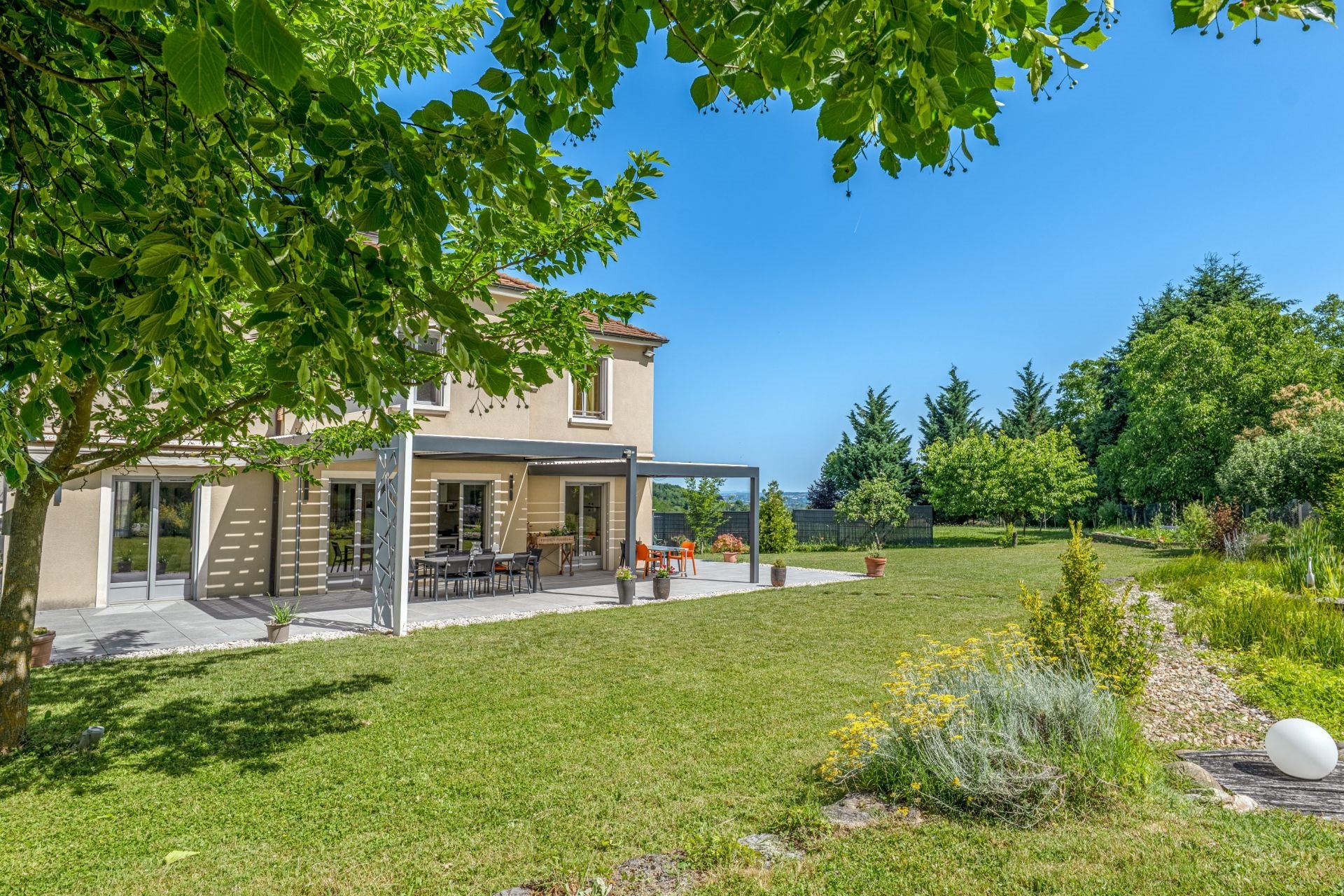 Maison à vendre, 203m², Lissieu