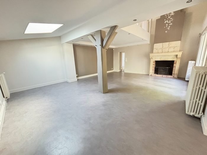 Maison à vendre, 305m², Bourges