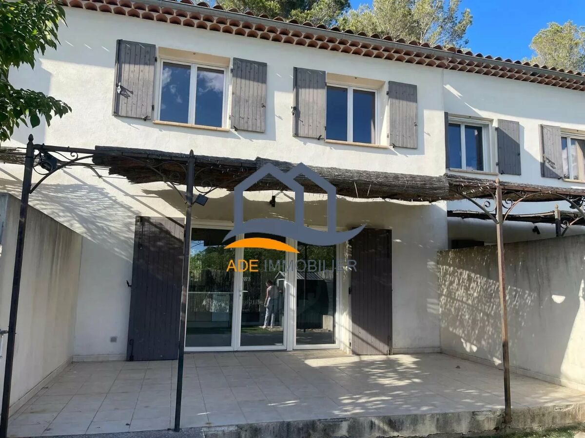 Maison à louer, 47m², Eguilles