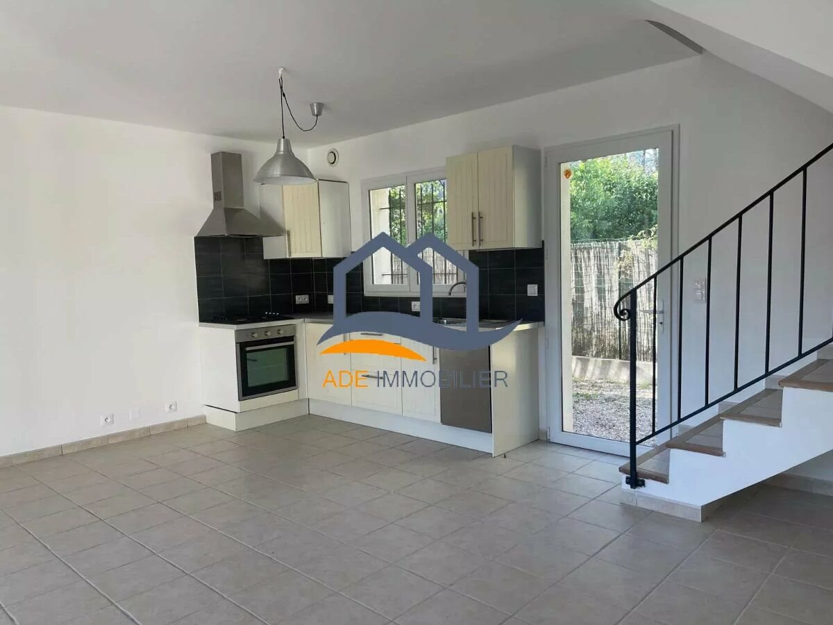 Maison à louer, 47m², Eguilles
