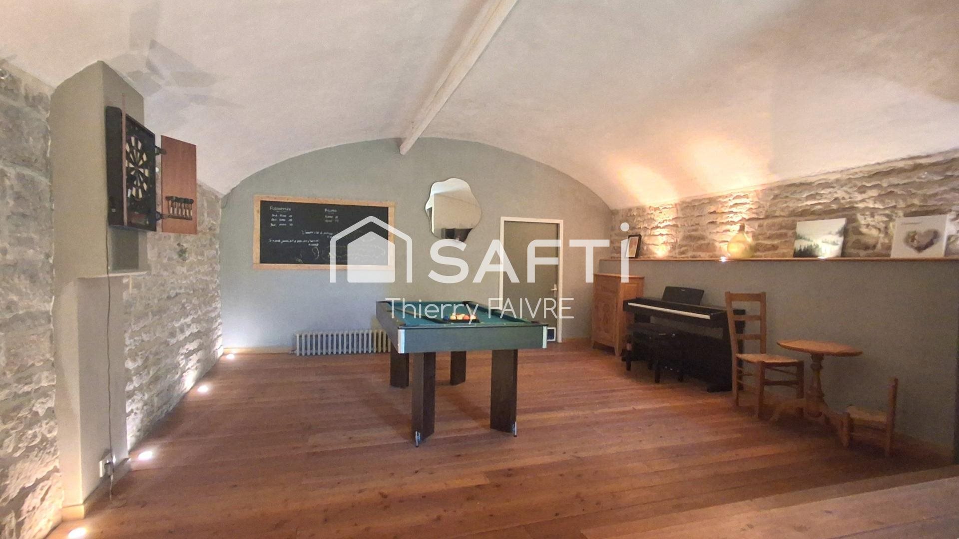 Maison à vendre, 198m², Poligny