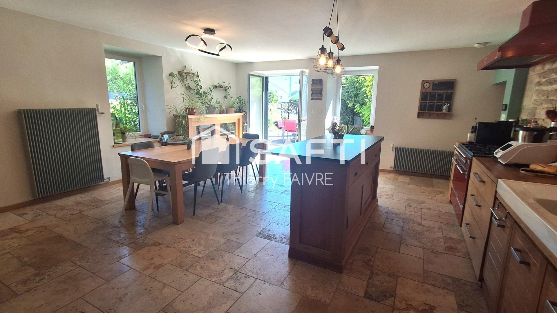 Maison à vendre, 198m², Poligny