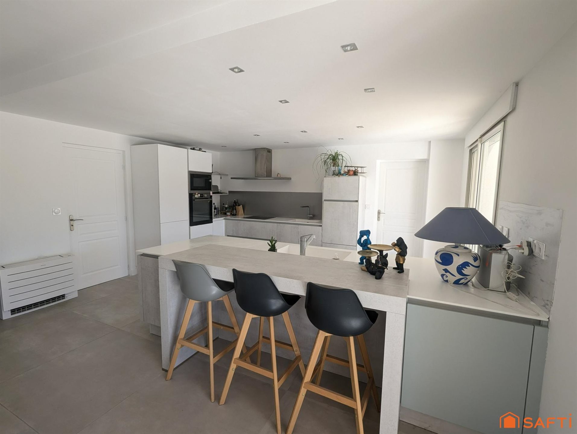 Maison à vendre, 180m², Saint-Laurent-d'Aigouze